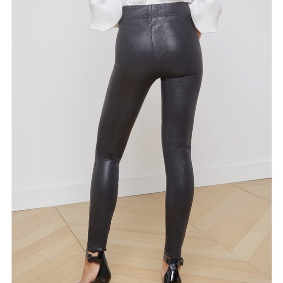 L'AGENCE Rochelle Coated Jean Size: X-Small COLOR: BLACK COATED SUPER STRETCH - Picture 2 of 10